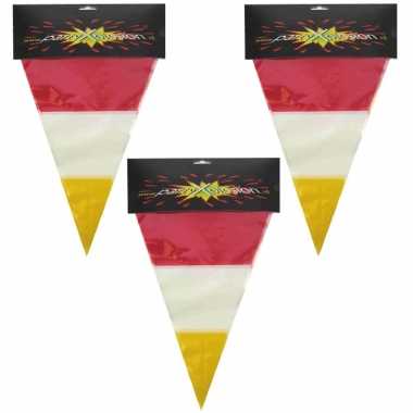 X stuks plastic vlaggenlijn rood/wit/geel carnaval meters